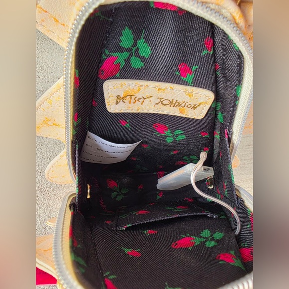 Betsey Johnson Pink Christmas Tree Crossbody Purse with Lights - Picture 4 of 8